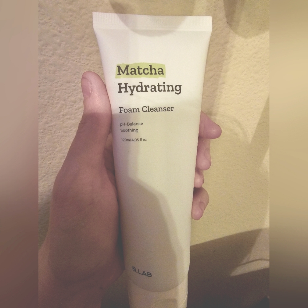 Koren koothing green matcha tea depuffs and removes redness.